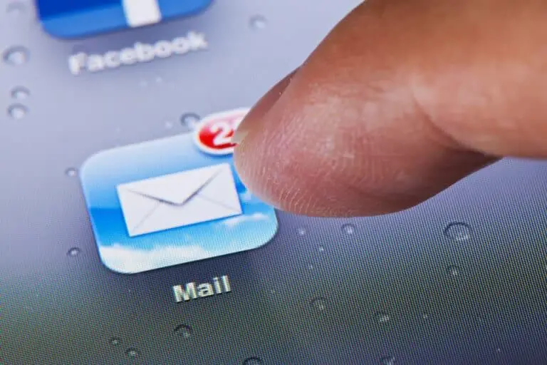 iOS email account profiles